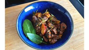 Lire la suite à propos de l’article Recette printanière : Bœuf sauté à la pomme et à l&rsquo;oseille